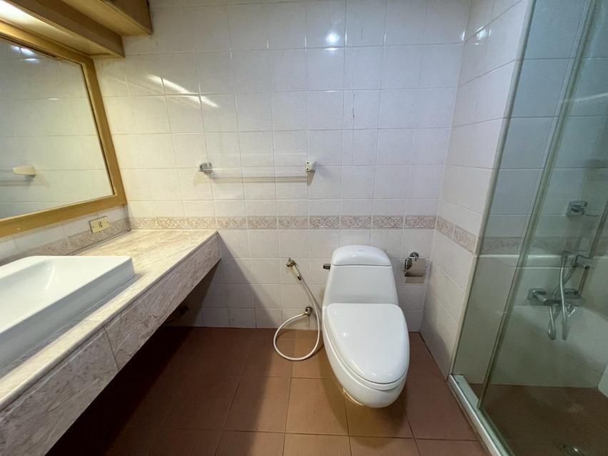 The Executive Regent, Nang Linchee Road 12