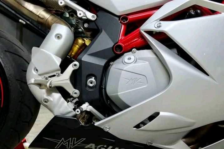 รถบ้านราคาเบาๆ  MV Agusta F4 4