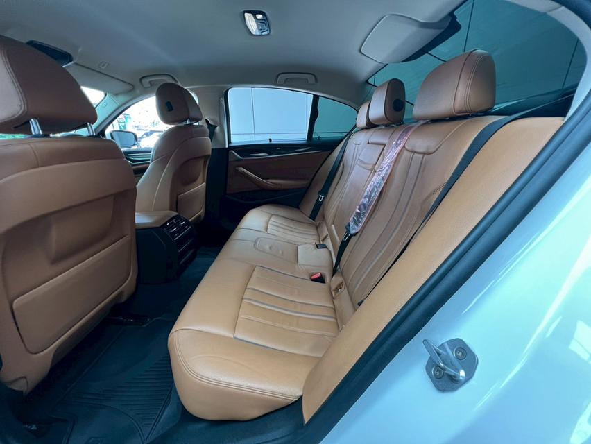 ปี 2018 BMW SERIES 5, 520d SPORT รถบ้าน เซอร์วิสศูนย์ทุกระยะ รูปที่ 13