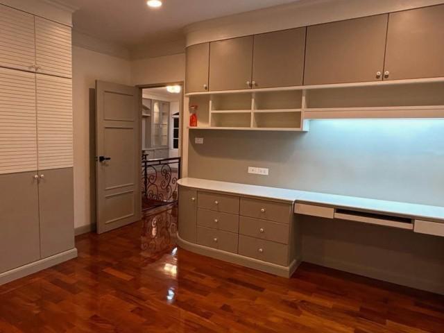 ให้เช่าบ้านเดี่ยวตกแต่งสวยหรู โกลเด้นนครา 100 ตร.ว 350 ตร.ม ถนนอ่อนนุช65 แอร์เฟอร์นิเจอร์ครบ มี3นอน4น้ำ 2 ห้องอเนกประสงค 6