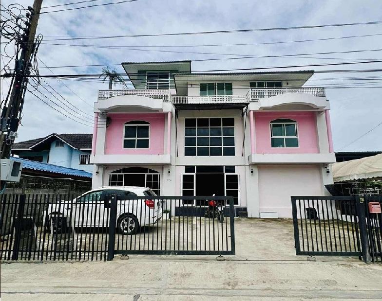 ให้เช่าอาคาร / อาคารสำนักงาน 4 ชั้น / ซอยพัฒนาการ 97 / พื้นที่ใช้สอย 698 ตารางเมตร / แอร์ 3 เครื่อง (คนเช่าติดเพิ่มเองได้) / จอดรถ 5-6 คัน 1