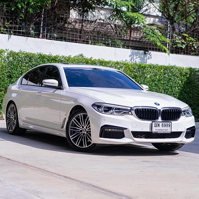 (แจ้งรหัสรถ 12AT6999) BMW 530e 2.0 M Sport โฉม G30 | ปีจด : 2020