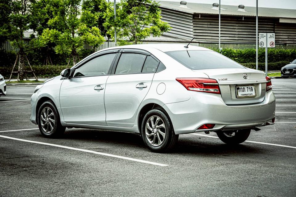 Toyota Vios 1.2. E ปี 2018 สีบอร์น 8