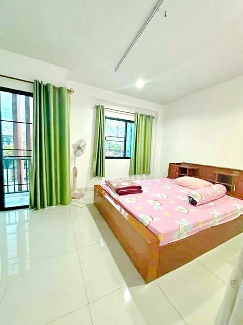 ให้เช่าทาวน์โฮม ฟังก์ชัน 2 นอน 2 น้ำ Star Avenue 5 หางดง 1.8 กม.Big C หางดง 3.6 กม. เชียงใหม่ แยกสะเมิง 1.3 กม. 2