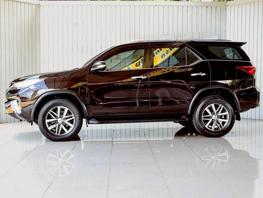 TOYOTA FORTUNER2.8 V 2WD ปี 2017 โฉม ปี15-ปัจจุบัน