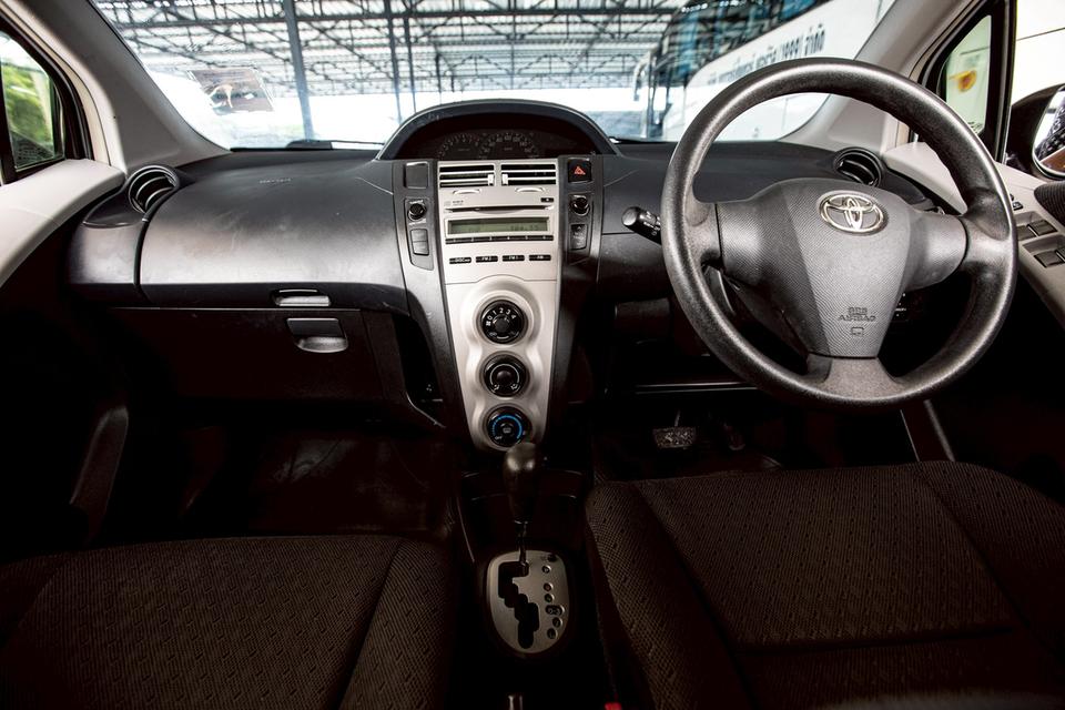 Toyota Yaris 1.5J ปี 2013 เกียร์ออโต้ สีเทา 16