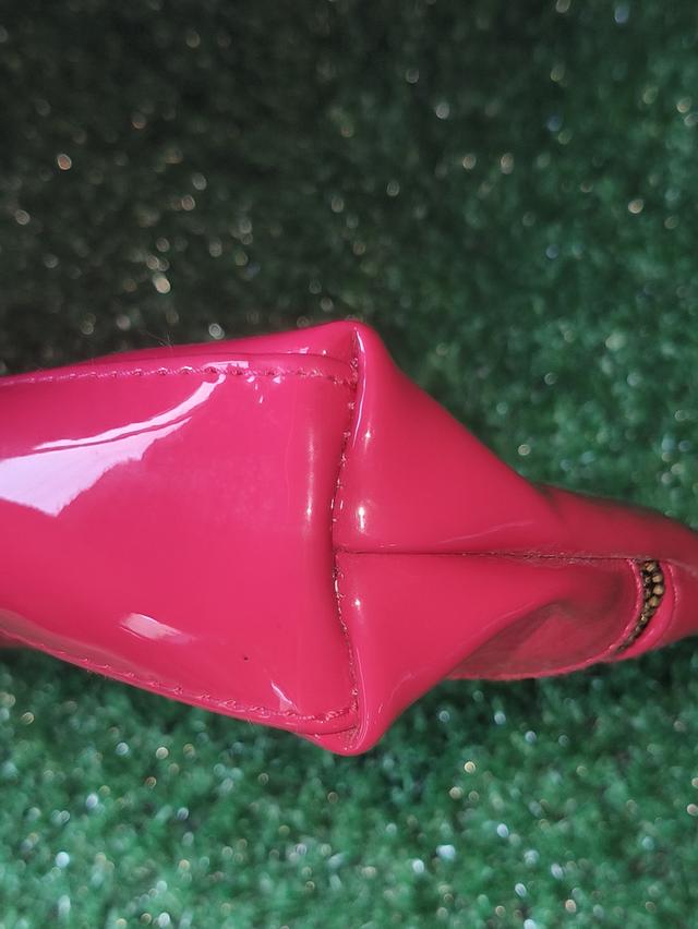 Yves Saint Lauren 9
