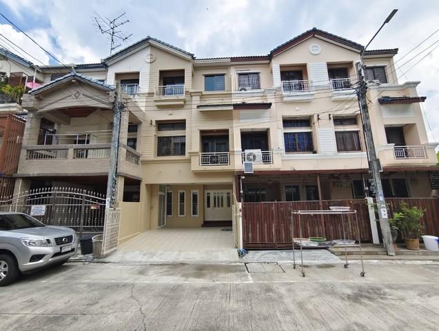 ขายทาว์นโฮม3ชั้น ซ.สหการประมูล 27ตร.ว. รีโนเวทใหม่ พร้อมอยู่ ForSale3-Story Townhome near Regents International School 1