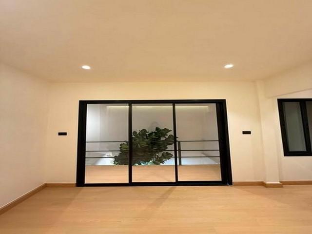ขายทาวน์โฮม ซอยลาดพร้าว 41 ดีไซน์ Modern Minimal 10