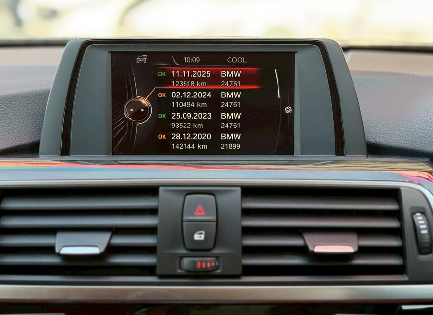 BMW SERIES 3 320d LUXURY F30 2016 15