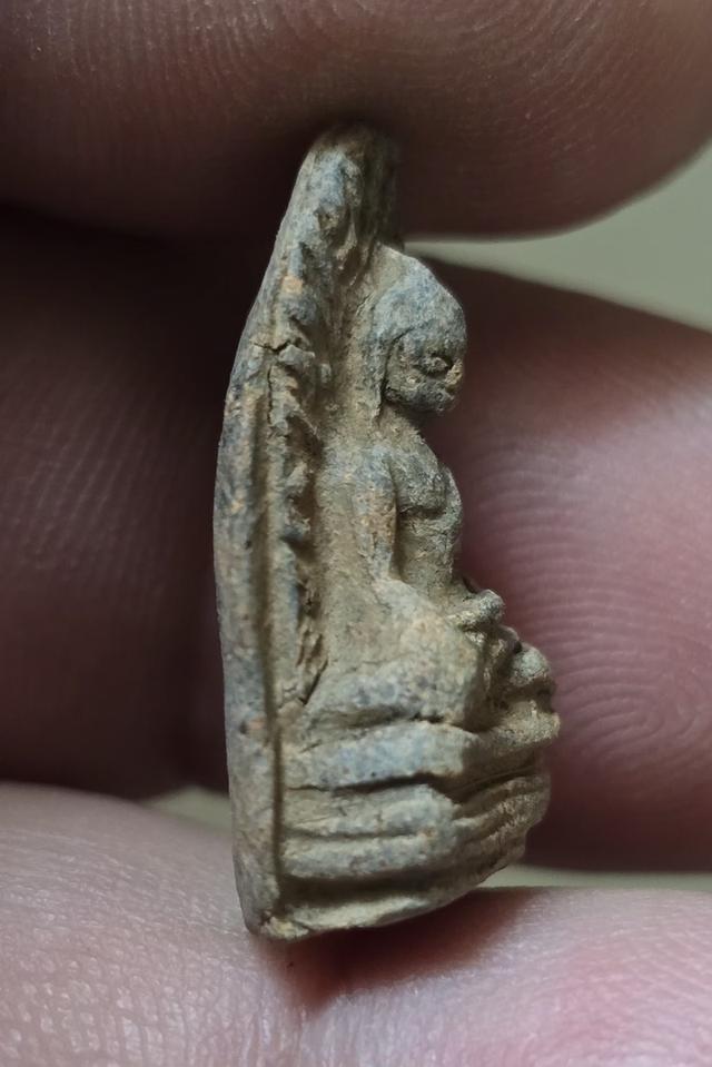 พระรอดมหาวันลำพูนพิมพ์ใหญ่ รูปที่ 4