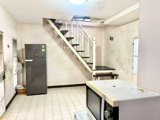 ขายทาวน์เฮ้าส์ 2 ชั้น หมู่บ้านทรัพย์ประเสริฐ 17.1 ตร.วา ทำเลลาดกระบัง-หลวงแพ่ง ใกล้สนามบินสุวรรณภูมิ 3