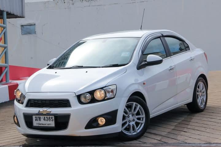 Chevrolet Sonic สีขาวสวยๆ 6