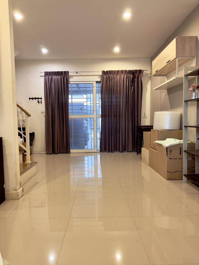 ทาวน์โฮม 2ชั้น 27.8 ตร.ว. มีพื้นที่สนามหลังบ้าน ซอยพัฒนาการ 38, สวนหลวง, กรุงเทพ