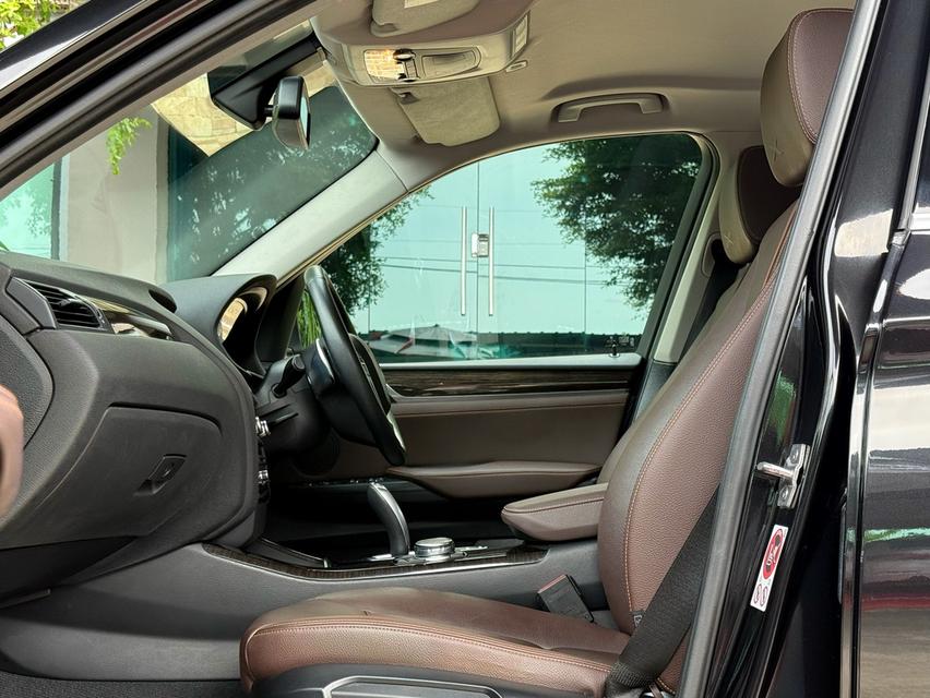 2017 BMW X3 20D XDRIVE LCI รถออกศูนย์ BMW THAILAND รถวิ่งน้อย เข้าศูนย์ตามระยะ รถไม่เคยมีอุบัติเหตุครับ 13