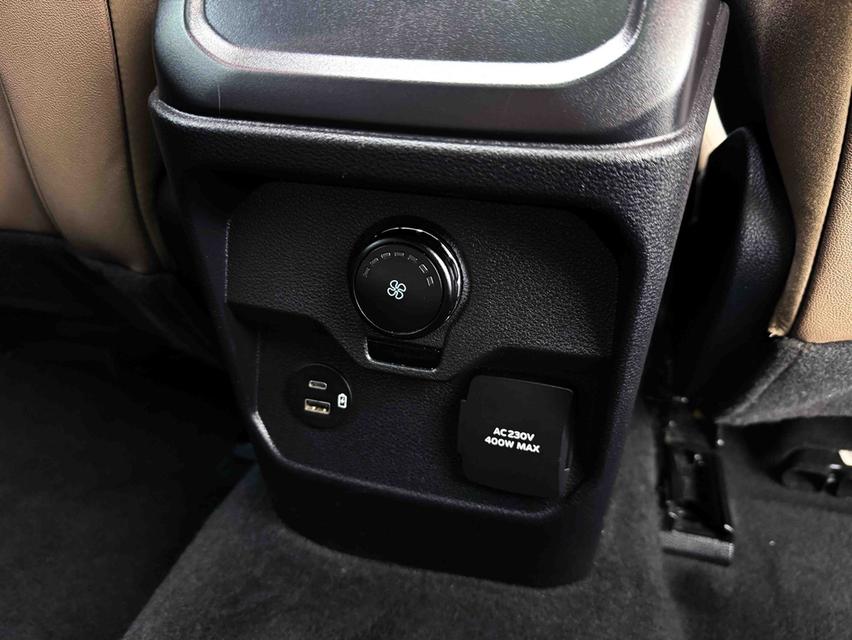 FORD EVEREST 2.0 TURBO TITANIUM PLUS 4WD ปี2023 สีเทา รูปที่ 13
