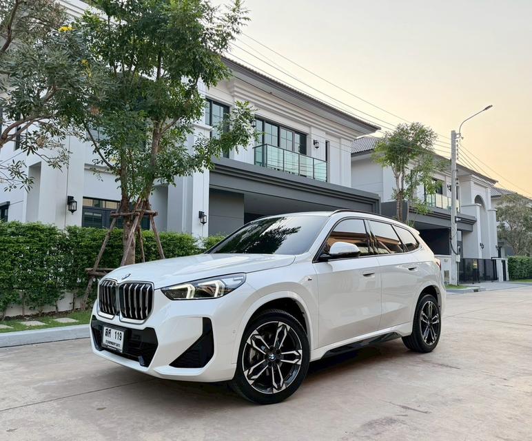 BMW X1 2.0i sDrive M sport ปี23 จด25 สีขาว รูปย่อยที่ 2