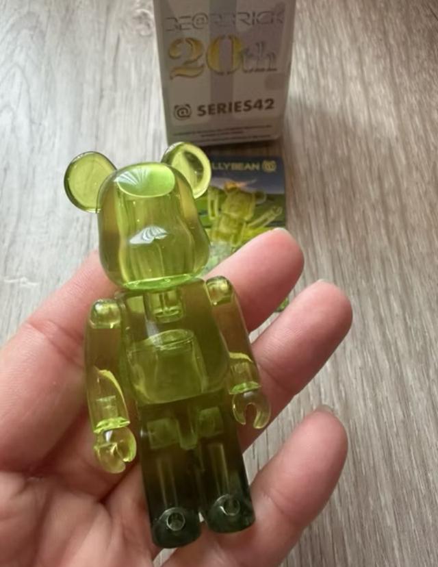 ส่งต่อ Bearbrick Series 42 Jellybean Green Tea 100%