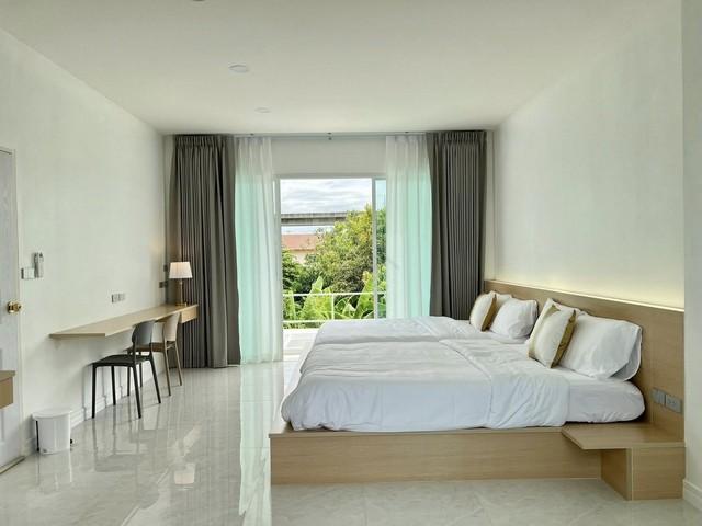 ให้เช่าบ้านสีขาว สไตล์ Modern 2 ชั้น5 ห้องนอน บ้านสร้างเอง ใกล้สนามบินสุวรรณภูมิ , Robinson Lifestyle ลาดกระบัง 5