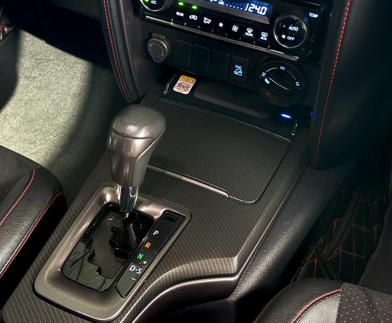 TOYOTA FORTUNER, 2.8 GR SPORT BLACKTOP 4WD ปี 2022 โฉม ปี15-ปัจจุบัน สีแดง รูปที่ 14