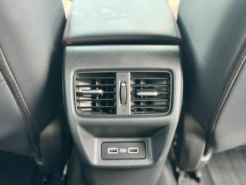 HONDA CIVIC FE Sedan 4dr e:HEV RS E-CVT FWD 2.0 Y22. สีดำ 14