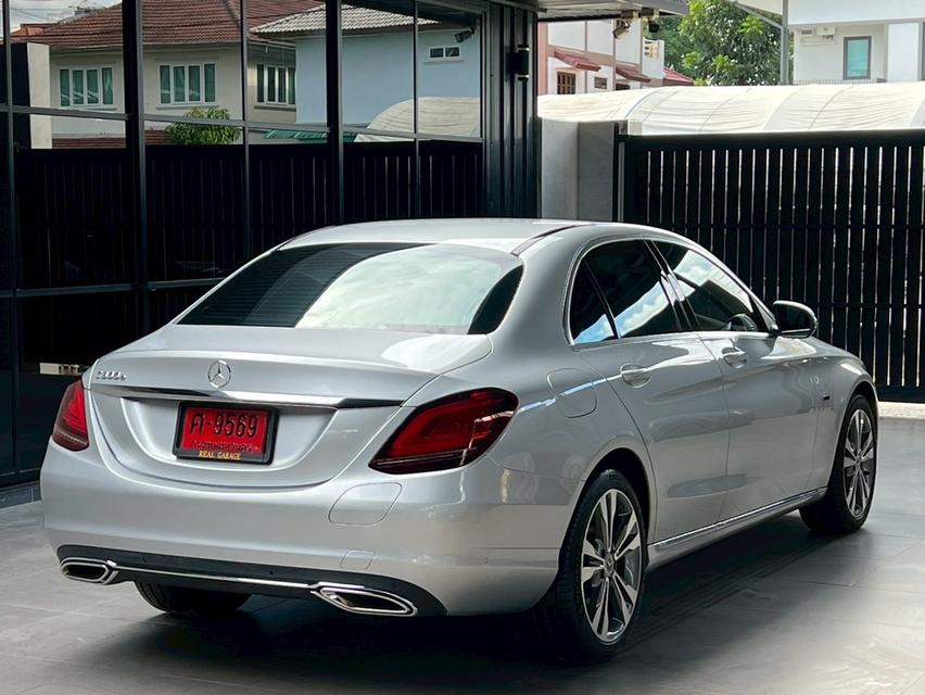 Mercedes-Benz C300e ปี 2020 วิ่ง 40000 KM.