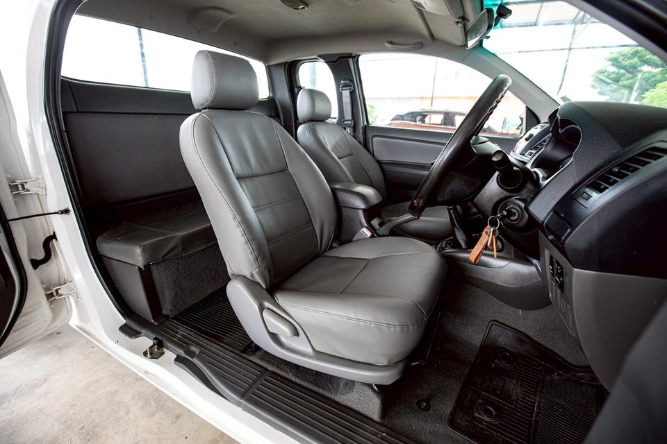 Toyota Vigo Champ SmartCab 2.5E ดีเซล เกียร์ธรรมดา ปี 2014 สีขาว 13