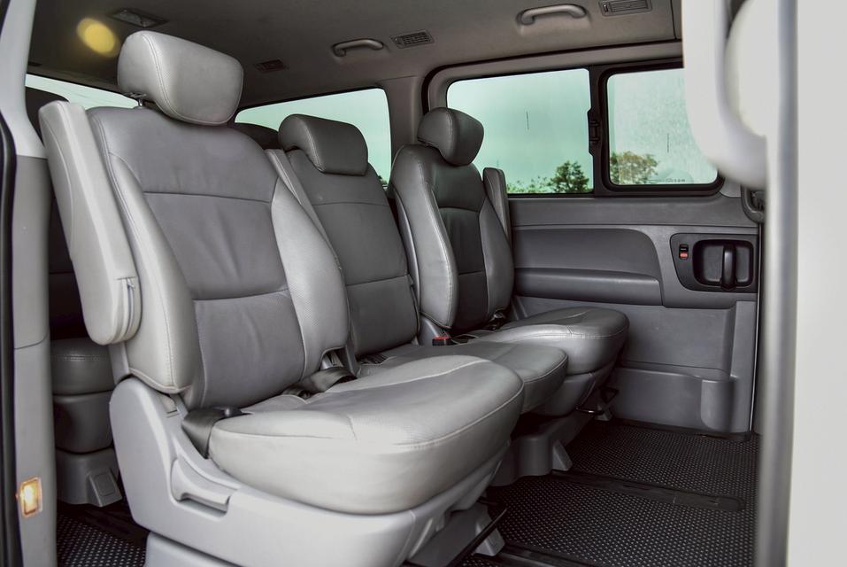 รหัสรถ CNL4442 Hyundai H-1 2.5 Limited AT 2016 12