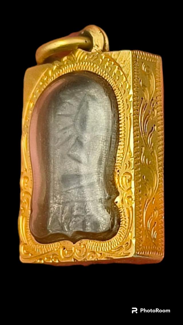 พระหลวงปู่ศุข ชินตะกั่วเลี่ยมทอง