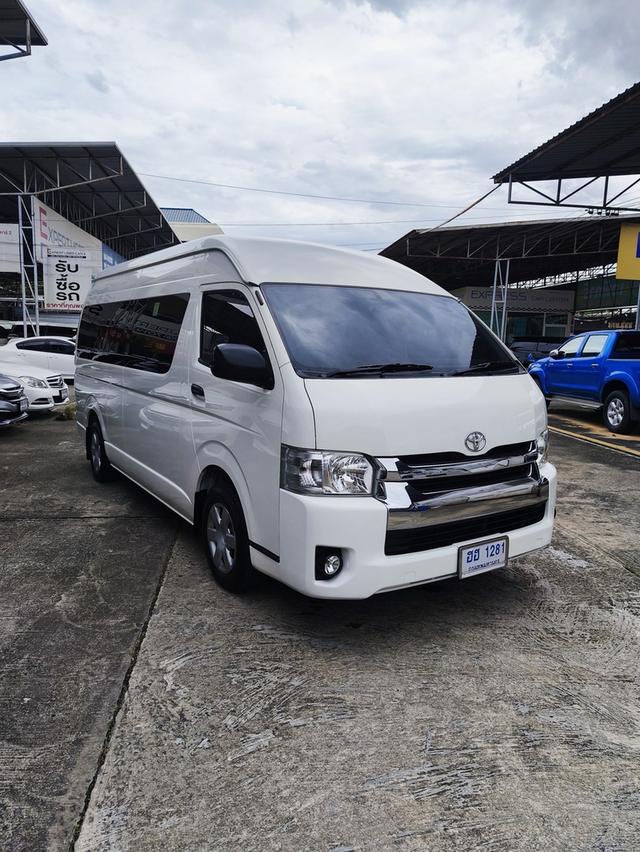 TOYOTA COMMUTER 3.0 AT DIESEL 2019