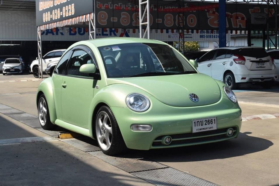 VOLKSWAGEN  BEETLE Year 2002 3