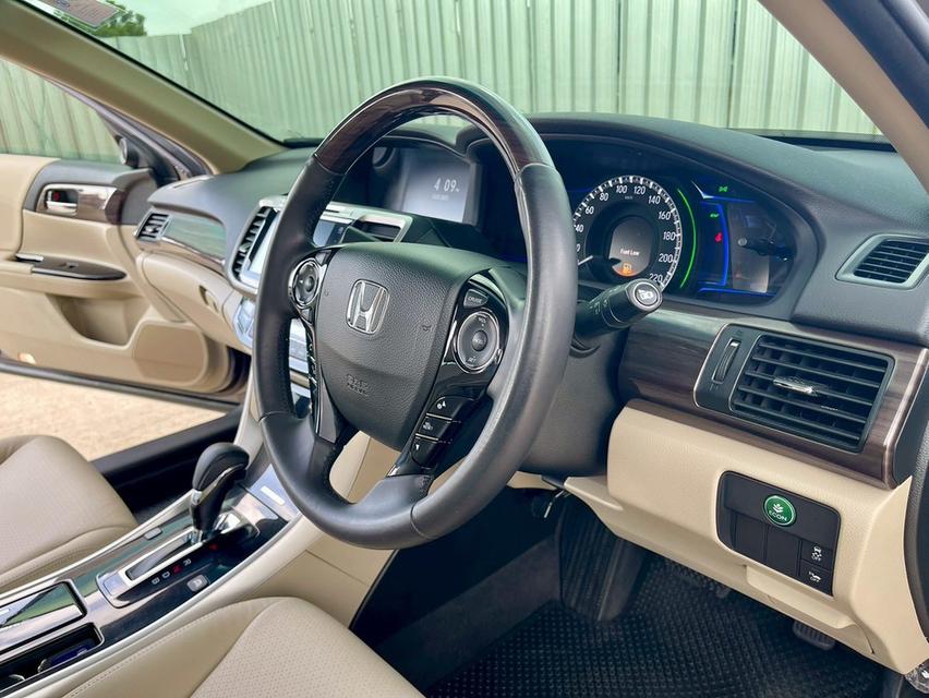 รหัสรถ AP3434 Honda Accord 2.0 HYBRID ปี 2017 สีเทา 6