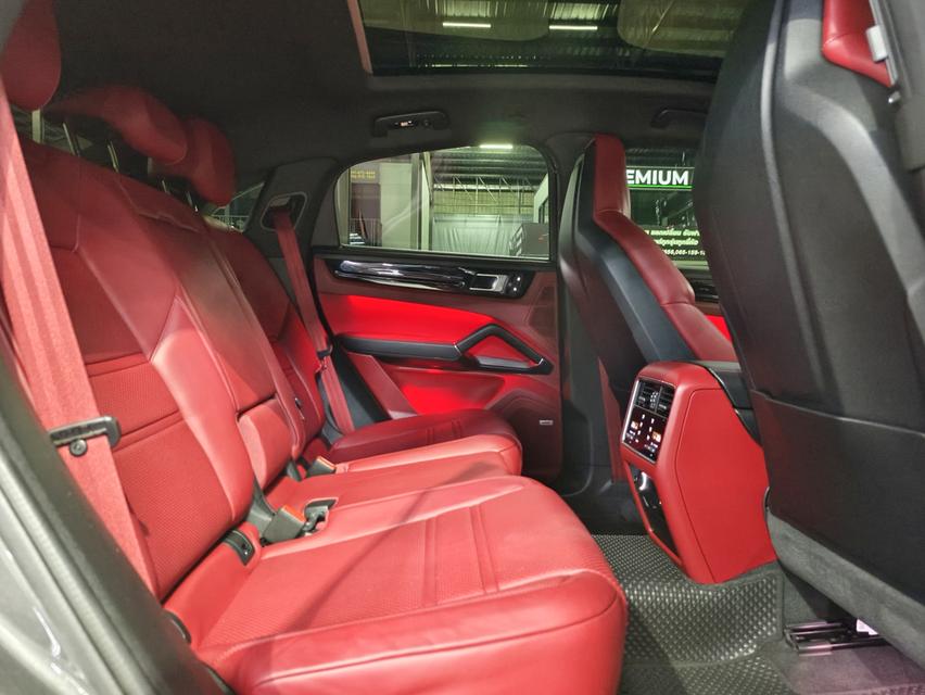 Porsche Cayenne E-Hybrid Coupe 2022 9