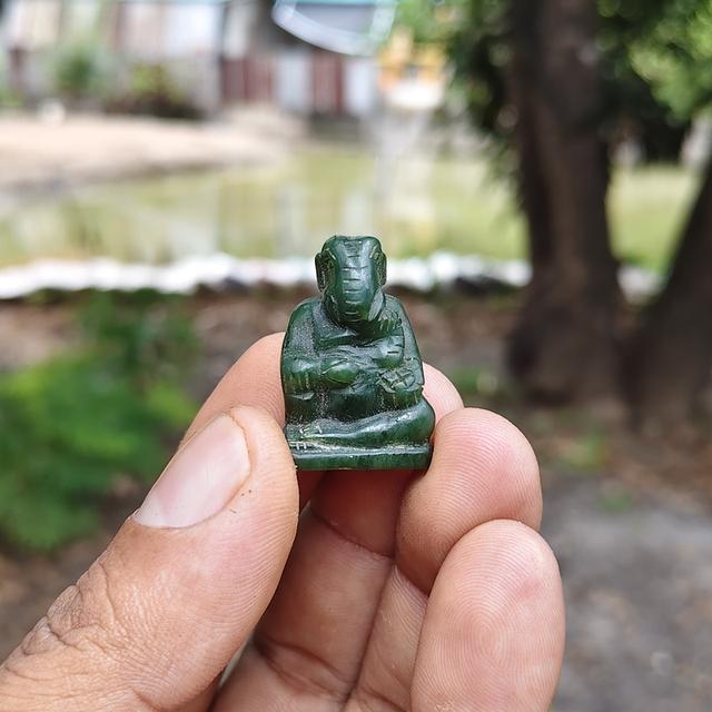 พระอุเชนทร์ หยกพม่าแกะแท้ ลป.องค์น้อย สวนพุทธธรรมหลวงปู่ใหญ่ จ.สุพรรณบุรี