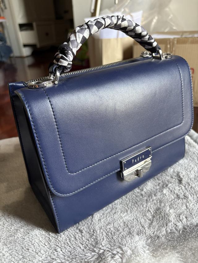 กระเป๋าสะพายมีหูจับมือสอง