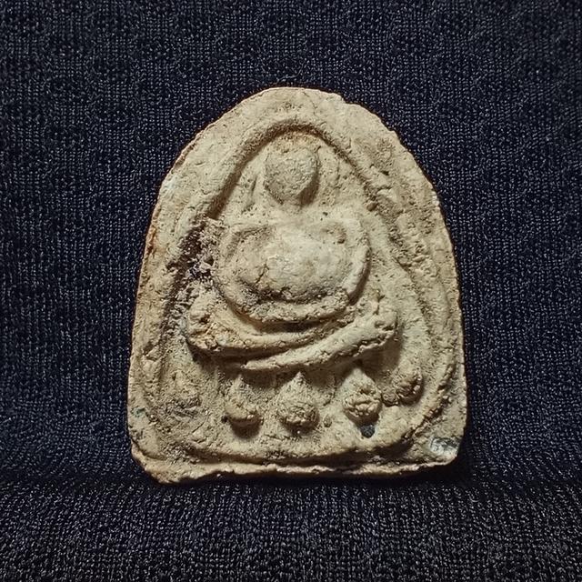 ชุดเบญจภาคีพระกรุ ประกอบด้วย พิมพ์สังกัจจายน์มีหู. พิมพ์สมาธิ, พิมพ์ซุ้มกอฐานเตี้ย, พิมพ์ซุ้มกอ และพิมพ์พระคง