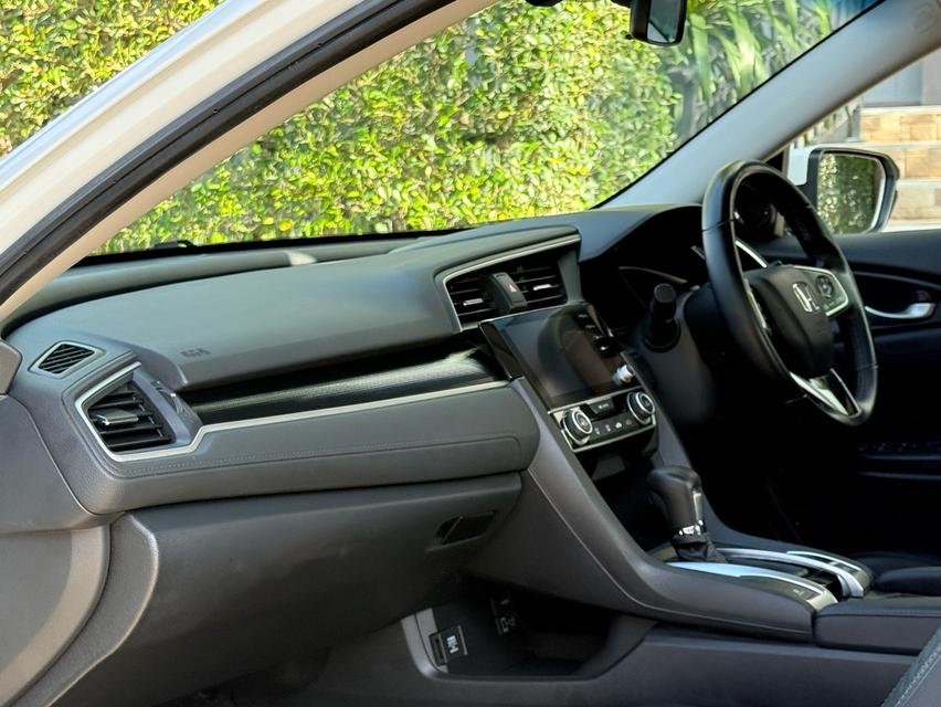 2020 HONDA CIVIC FC 1.8 EL MC รถมือเดียวออกป้ายแดง รถวิ่งน้อย เข้าศูนย์ทุกระยะ รถไม่มีอุบัติเหตุครับ 11