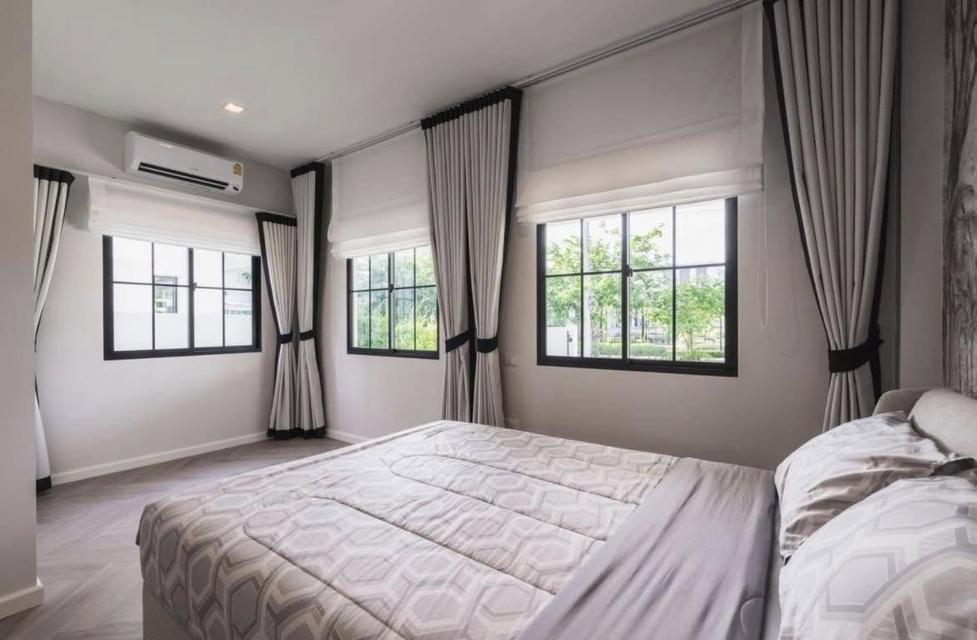 🏡 ขายบ้านใหม่สุดหรู ลัดดารมย์ พุทธมณฑลสาย 3 (Q House) ขนาดที่ดิน: 107.7 ตร.ว. • พื้นที่ใช้สอย: 354 ตร.ม. • 4 ห้องนอน | 5 ห้องน้ำ 9