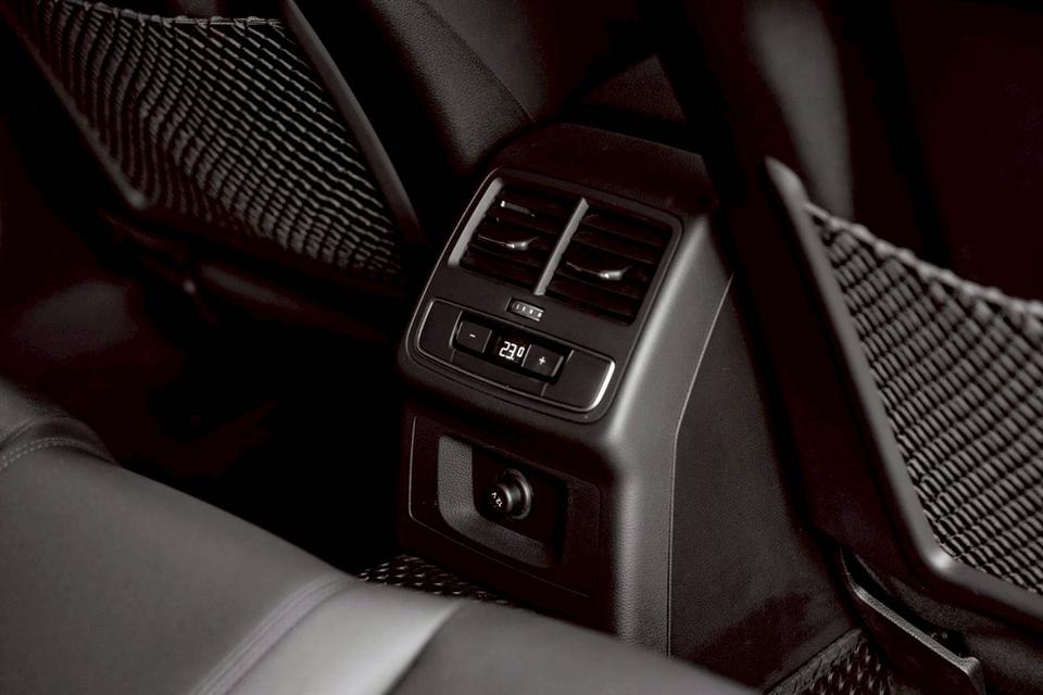 รหัสรถ PR6969 Audi A5 40TFSI SportBack ปี 2021 16