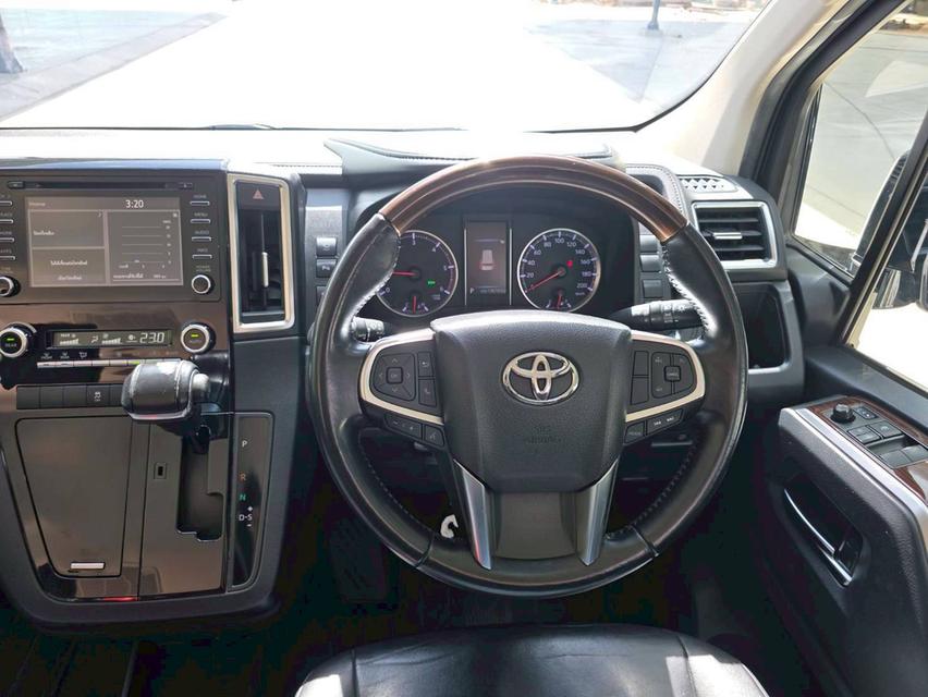 ขาย Toyota Majesty 2.8 ปี21 9