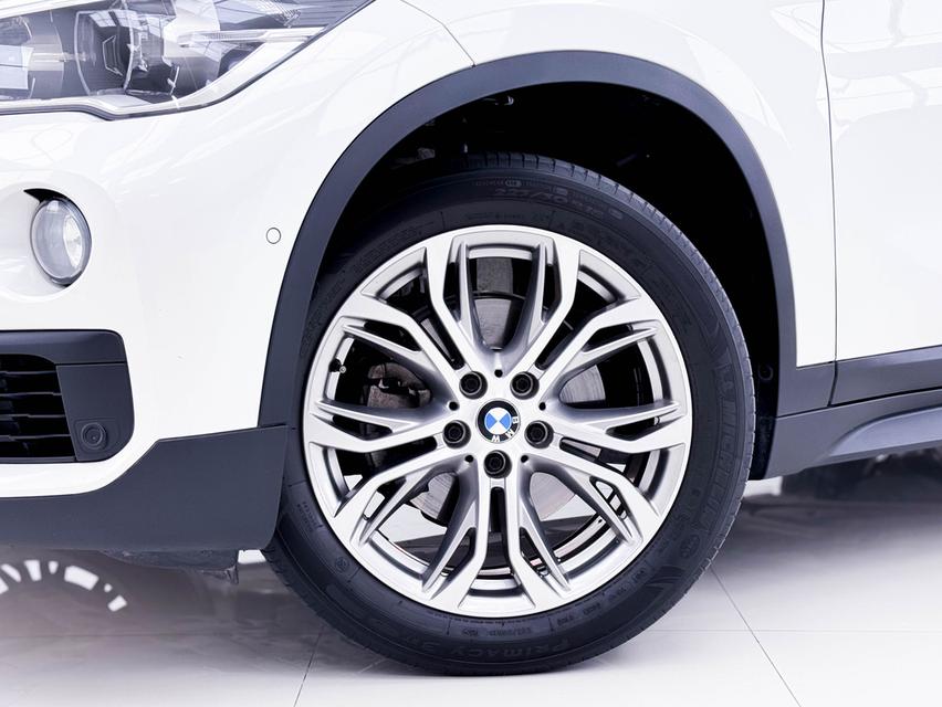 BMW X1 1.5 sDrive18i ICONIC F48 ปี2020 สีขาว รูปที่ 17