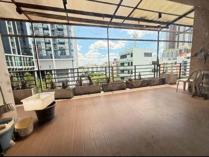 อาคารพาณิชย์ติดถนนรัชดาภิเษก ใกล้MRTห้วยขวาง 2