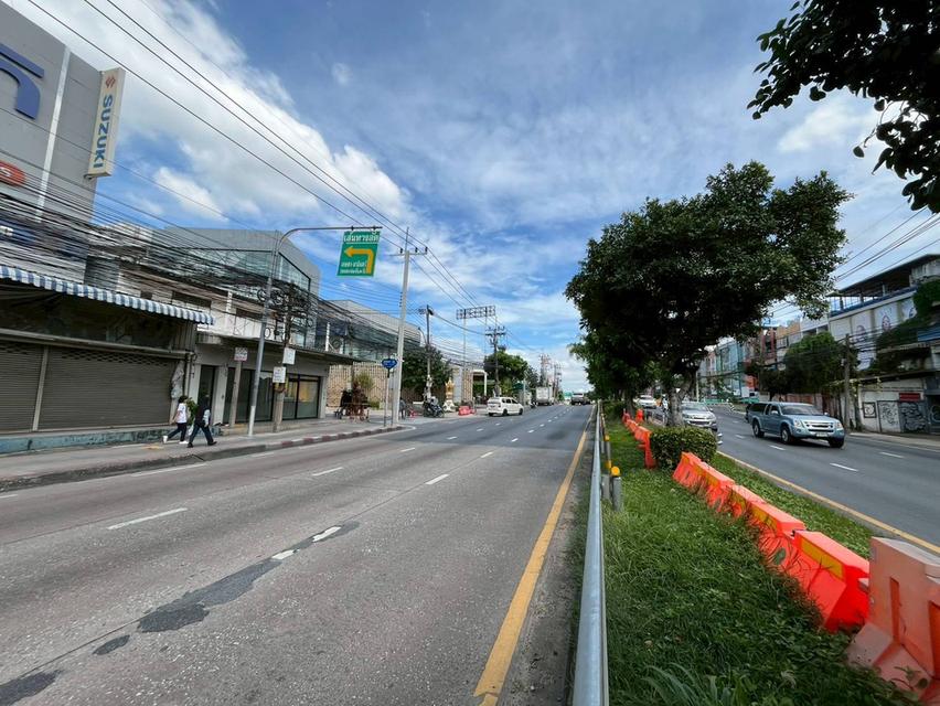 ขายบ้าน 2 ชั้น หลังมุม ติดถนนนวมินทร์111 บึงกุ่ม กรุงเทพมหานคร 3