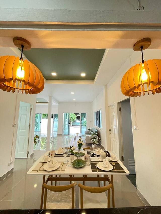 หมู่บ้านเอกลดา ซอยวัดไผ่เหลือง ติดถนนรัตนาธิเบศร์บ้านเดี่ยวชั้นเดียว มีพื้นที่รอบบ้าน ทำเลดีสุดๆ ลมพัดตลอด เข้า ออกสะดวก ซอยวัดไผ่เหลือง 5