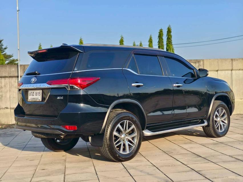 TOYOTA FORTUNER 2.4 V 4WD ปี 2019  4