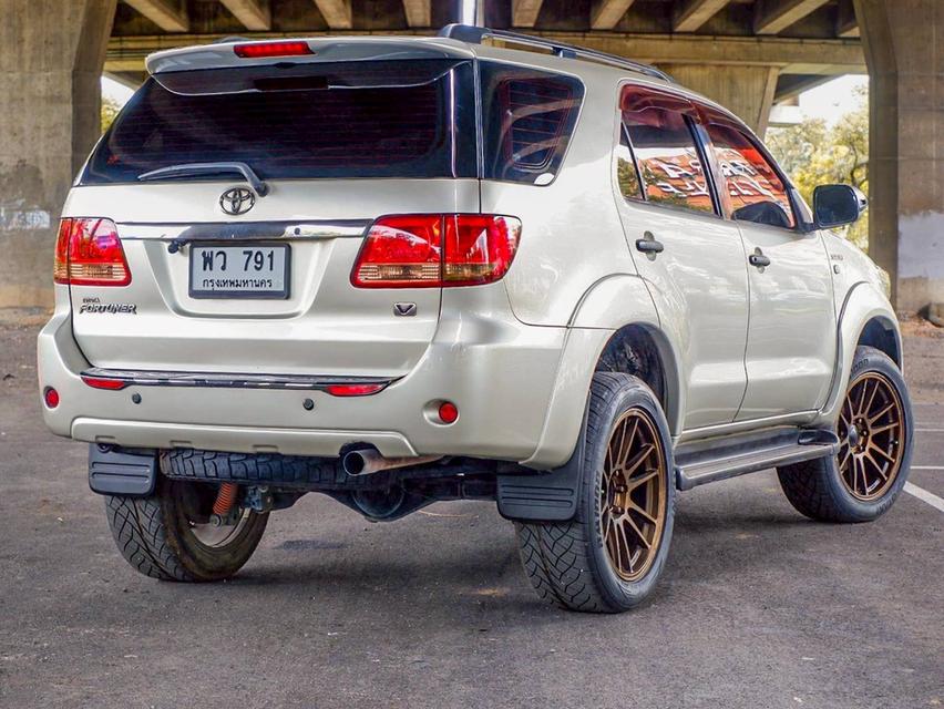 Toyota Fortuner 3.0V เกียร์ Auto 4WD สีบรอนซ์ทอง ปี 2005 7