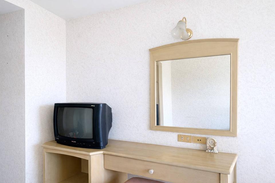 ขายคอนโดบ้านระเบียงจันทร์ ชะอำ ชั้น 10 ติดทะเล ราคาเพียง 6.2 ล้าน 8