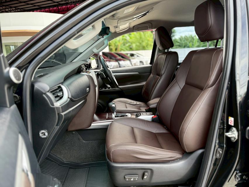 ขาย Toyota Fortuner 2.8V ปี18 15
