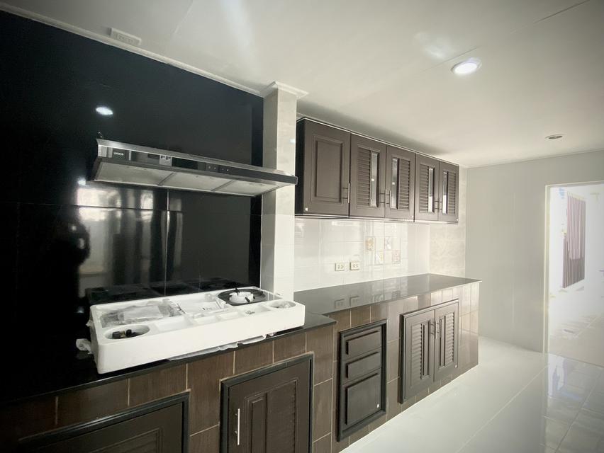 Selling Baan klang Saun  Pattaya 11