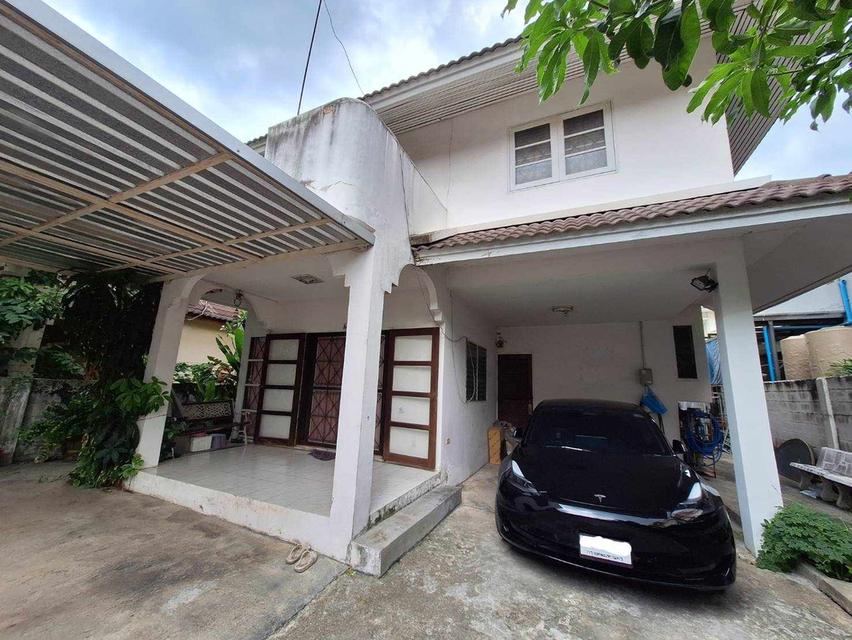 ขายบ้านเดี่ยว 2 ชั้น (สร้างเพิ่มเติมด้านหลังอีก 1 อาคาร 3 ชั้น) 55 ตร.วา (พื้นที่จริง 59 ตร.วา) ม.ลาดพร้าววิลเลจ นาคนิวาส 42 13